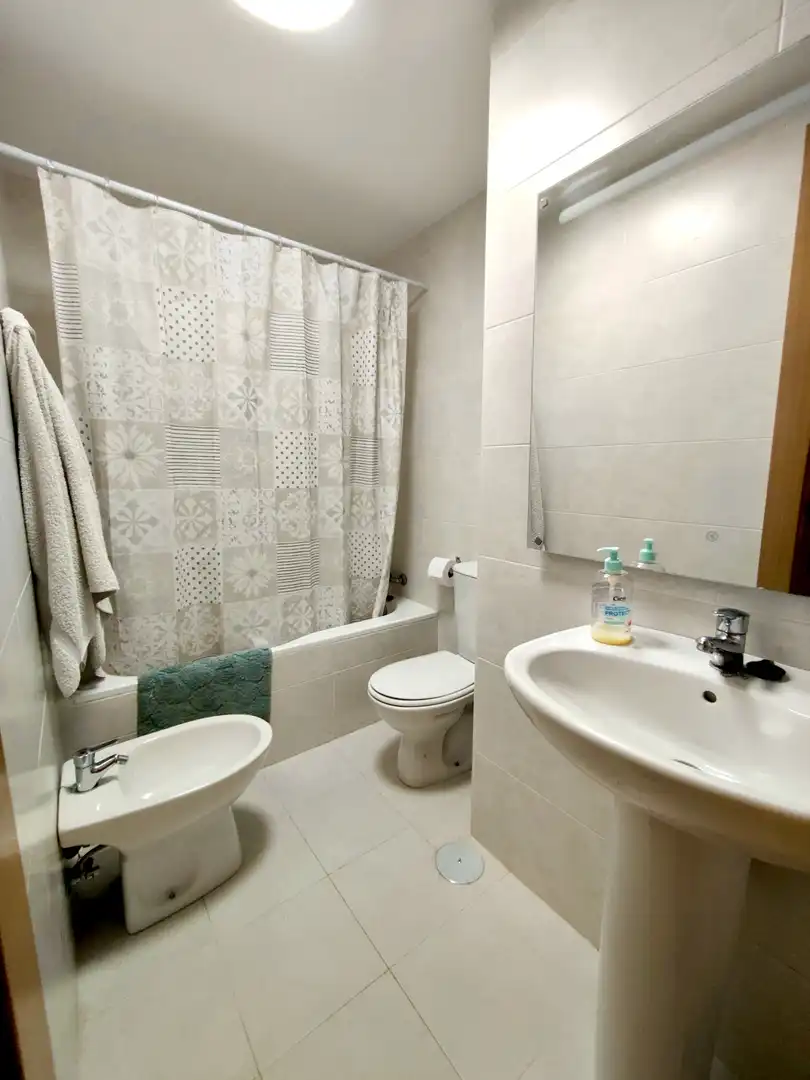 Bathroom of Flat for rent in Santander  with Heating and Parquet flooring