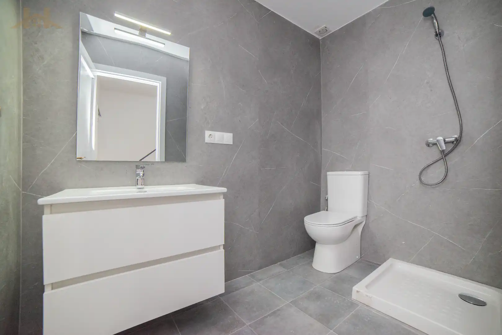 Bathroom of Detached homes for sale in Parla  with Terrace and Furnished