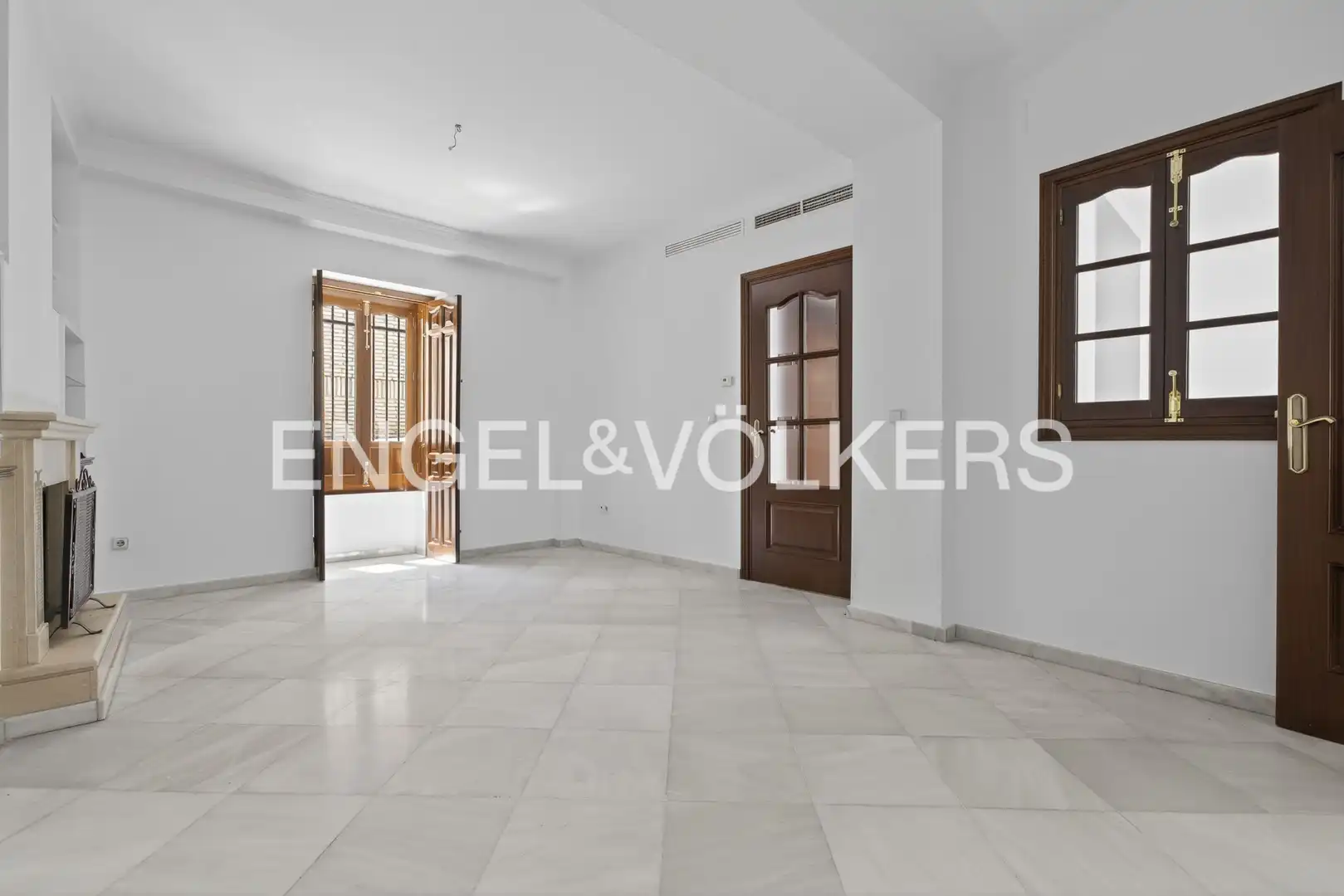 Houses for sale in Osuna  with Air Conditioner and Heating