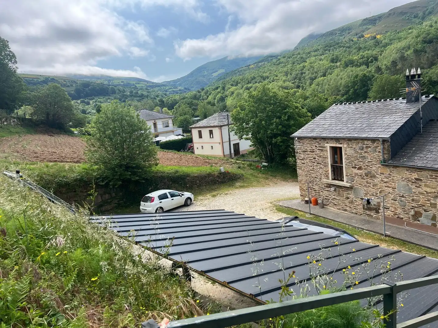 Parking de Finca rústica en venta en Triacastela con Jardín privado, Trastero y Balcón