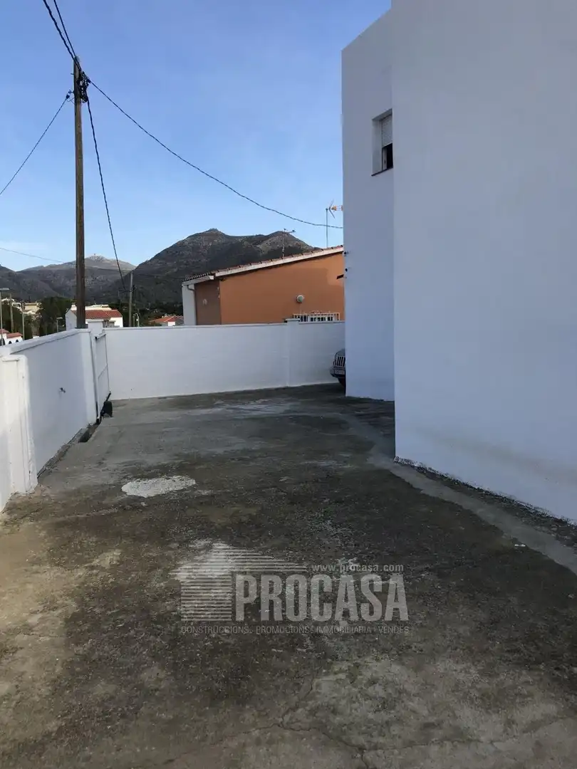 Vista exterior de Casa o xalet en venda en Roses amb Aire condicionat, Calefacció i Terrassa