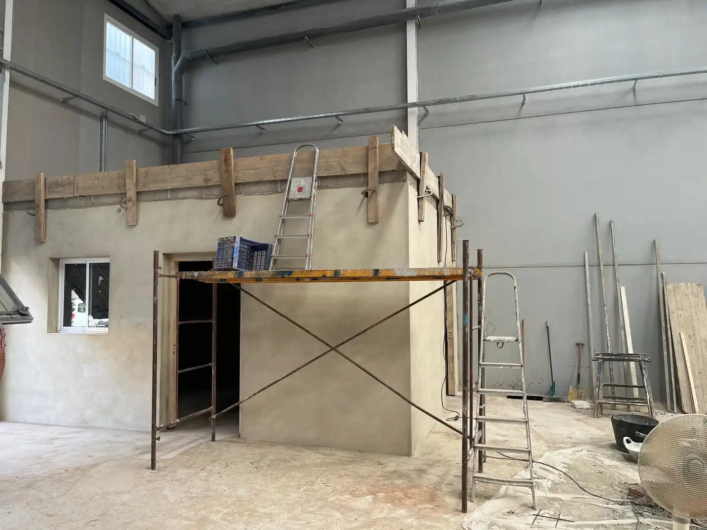 Exterior view of Industrial buildings for rent in Aldaia