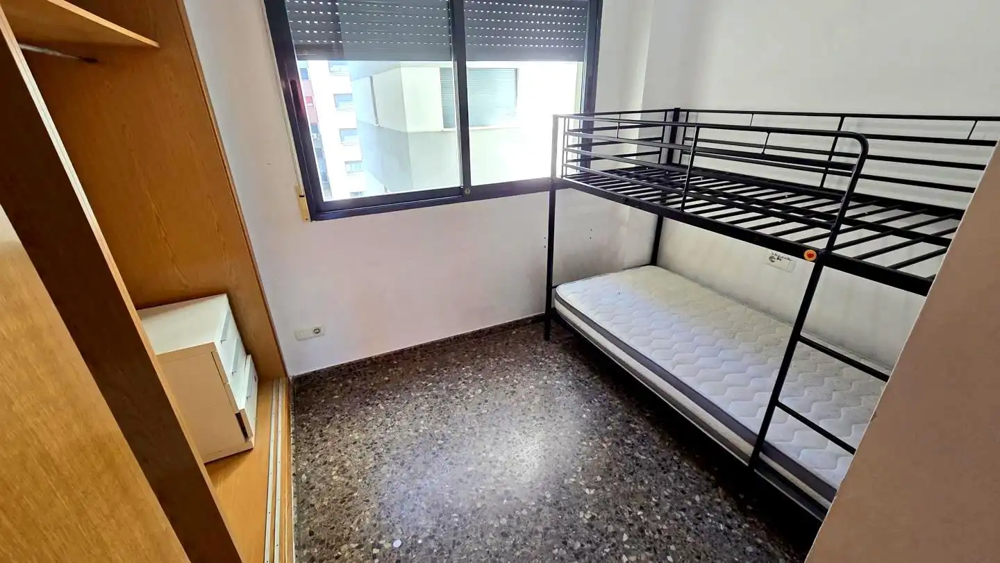 Habitación de Apartamento en venta en Gandia con Calefacción, Terraza y Trastero
