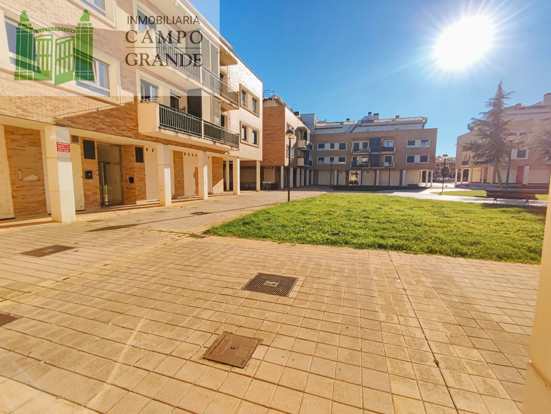 Vista exterior de Pis en venda en Grijota amb Calefacció, Parquet i Terrassa