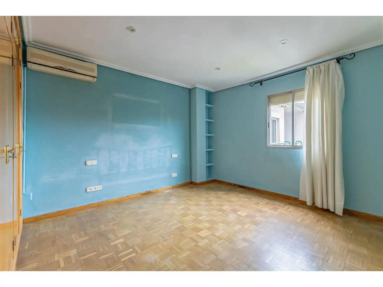 Habitación de Piso en venta en Valencia con Aire acondicionado y Terraza