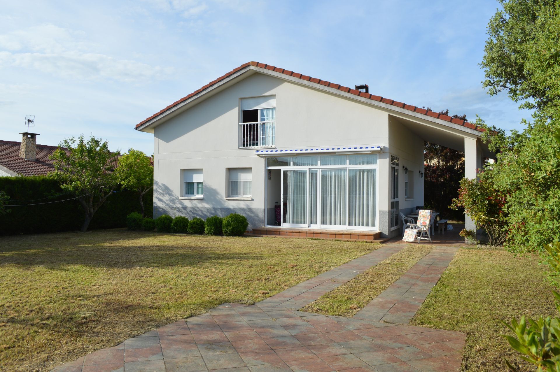 Exterior view of House or chalet for sale in Medina de Pomar  with Private garden, Terrace and Storage room