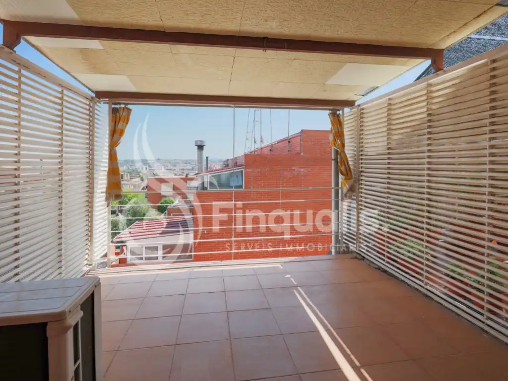 Terrassa de Casa adosada en venda en Canovelles