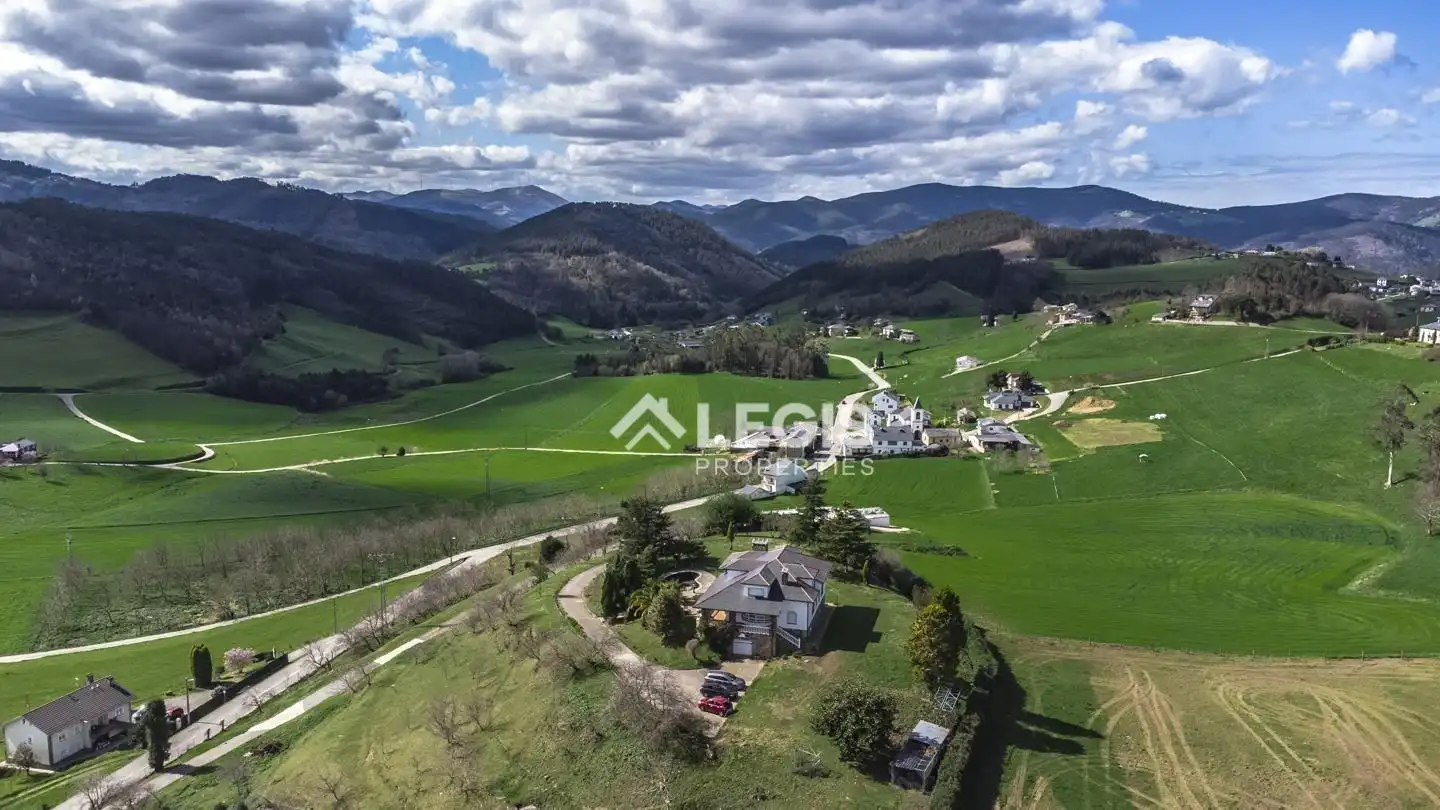 Casa o xalet en venda en Valdés - Luarca amb Calefacció, Jardí privat i Terrassa