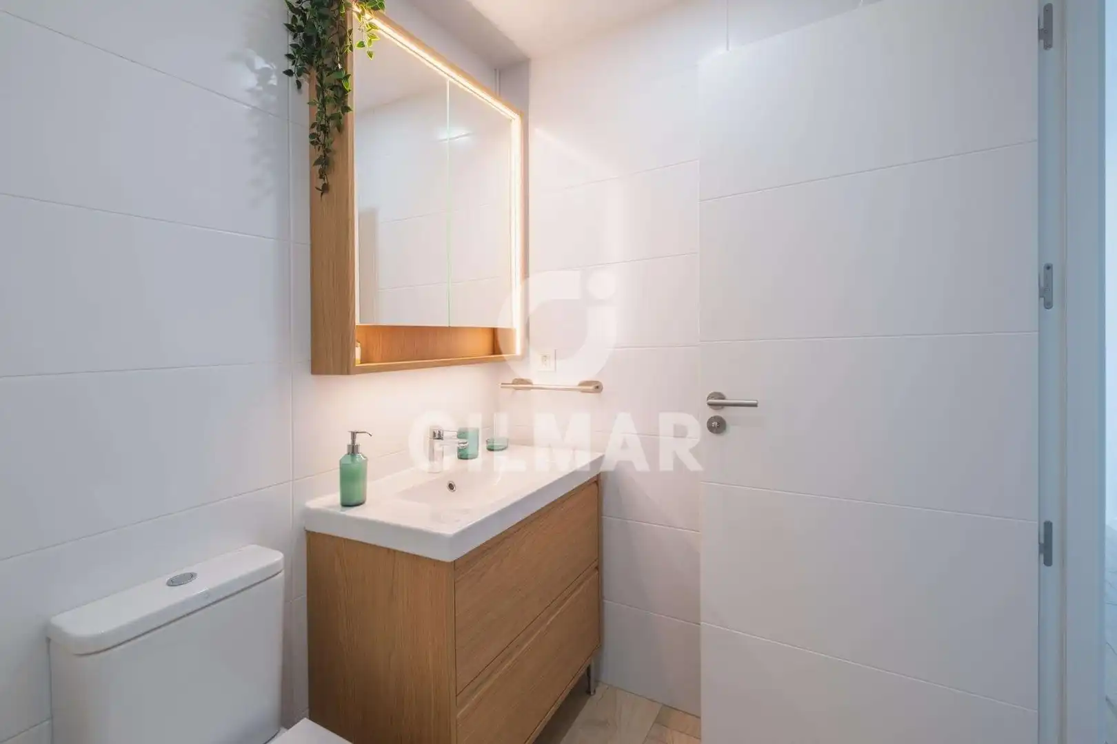 Badezimmer von Wohnung zur Miete in Chipiona mit Klimaanlage, Privatgarten und Möbliert