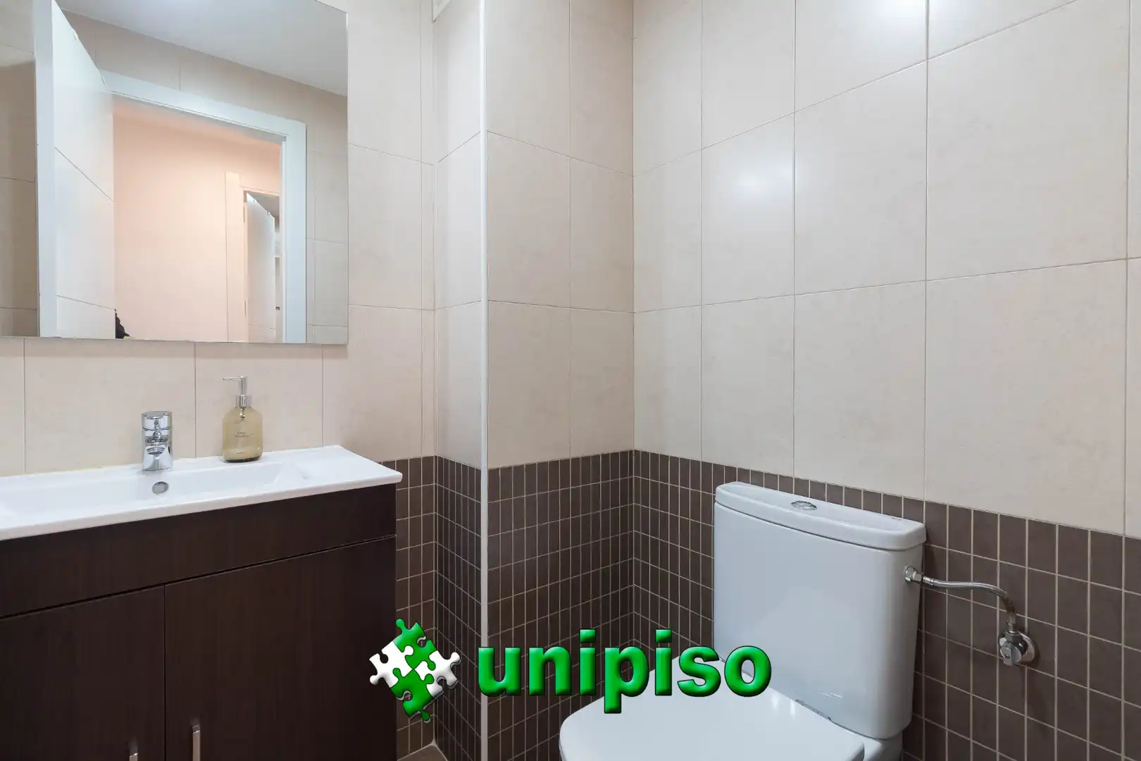 Bany de Pis en venda en Leganés amb Aire condicionat, Jardí privat i Piscina