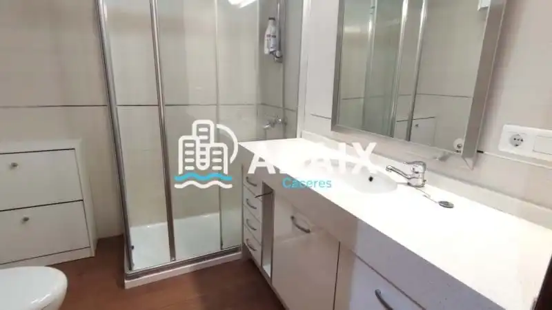Bathroom of Flat for rent in Cáceres  with Air Conditioner, Heating and Terrace