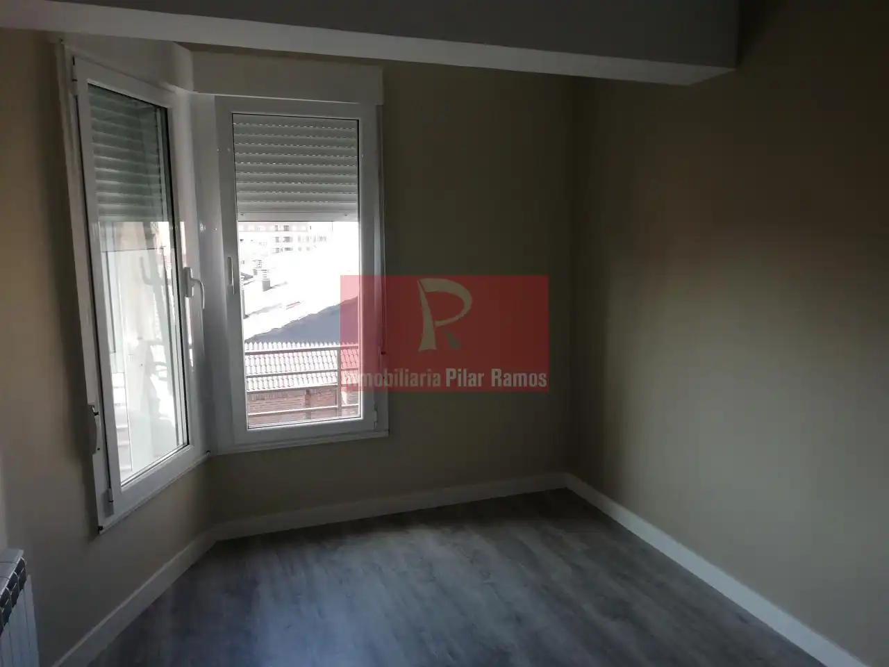 Habitación de Apartamento de alquiler en León Capital  con Calefacción, Parquet y Terraza