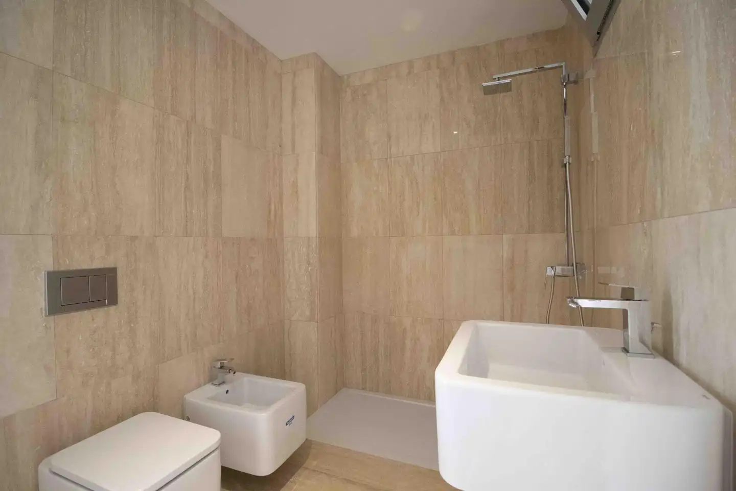 Badezimmer von Wohnung zum Verkauf in Santa Cruz de Tenerife mit Privatgarten und Terrasse