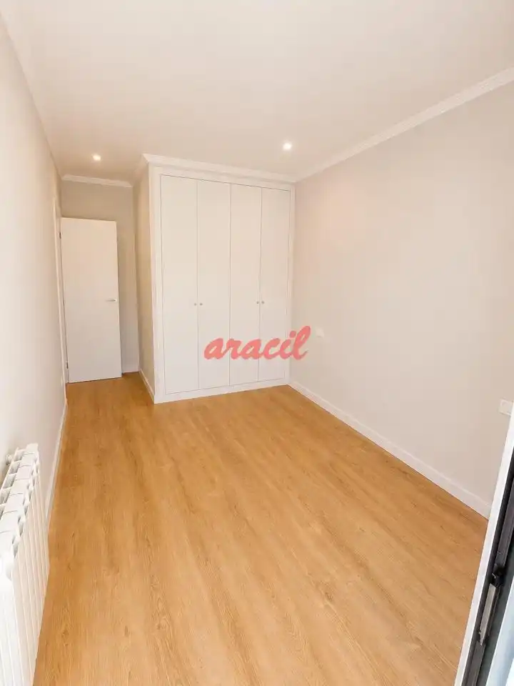 Bedroom of Apartments for rent in Ourense Capital   with Heating, Terrace and Balcony