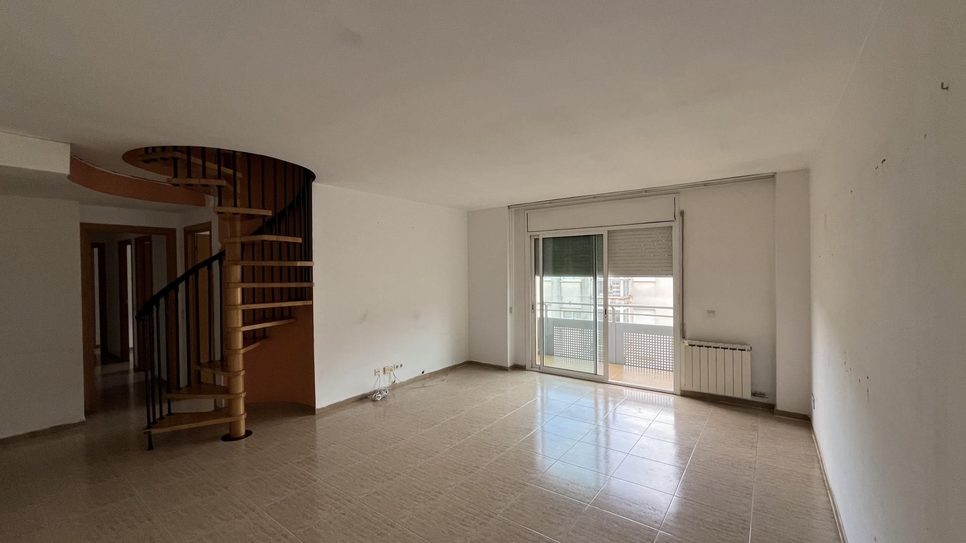 Living room of Attic for sale in Salt  with Heating