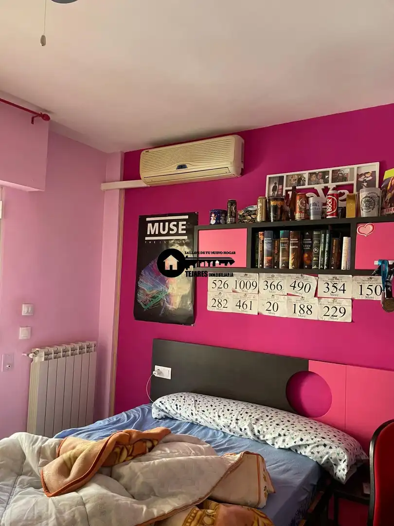 Habitación de Casa adosada en venta en Albacete con Aire acondicionado, Calefacción y Jardín privado