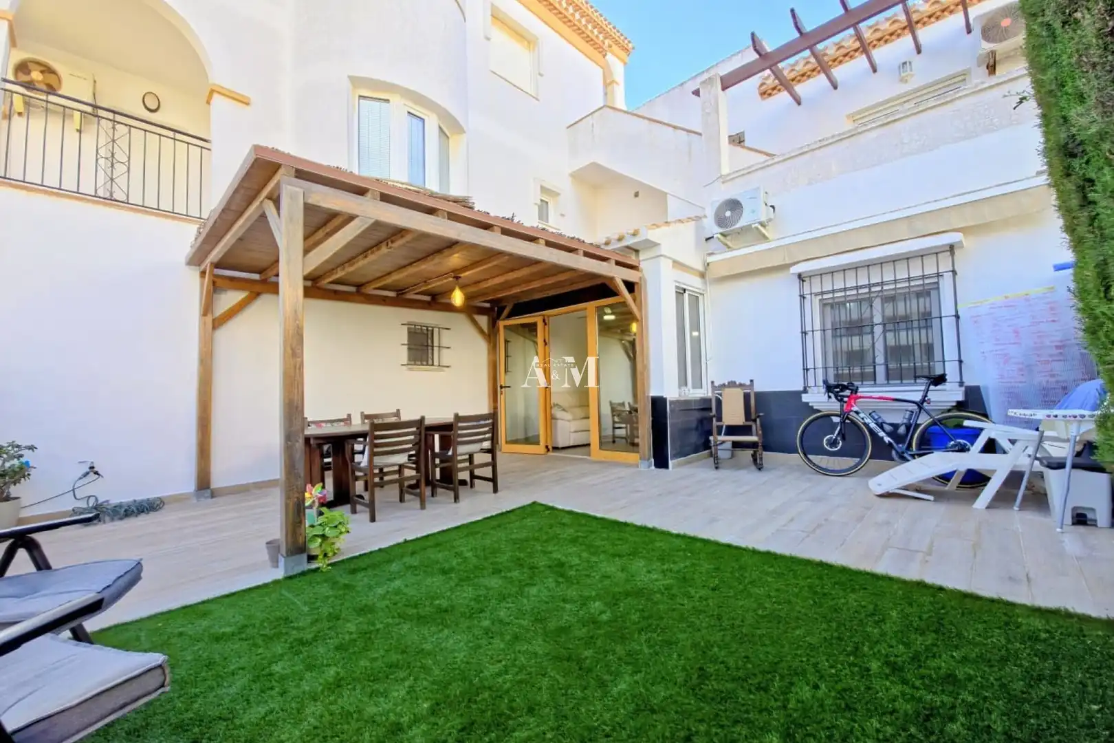 Terrace of Ground floor for rent in Orihuela  with Air Conditioner, Heating and Private garden