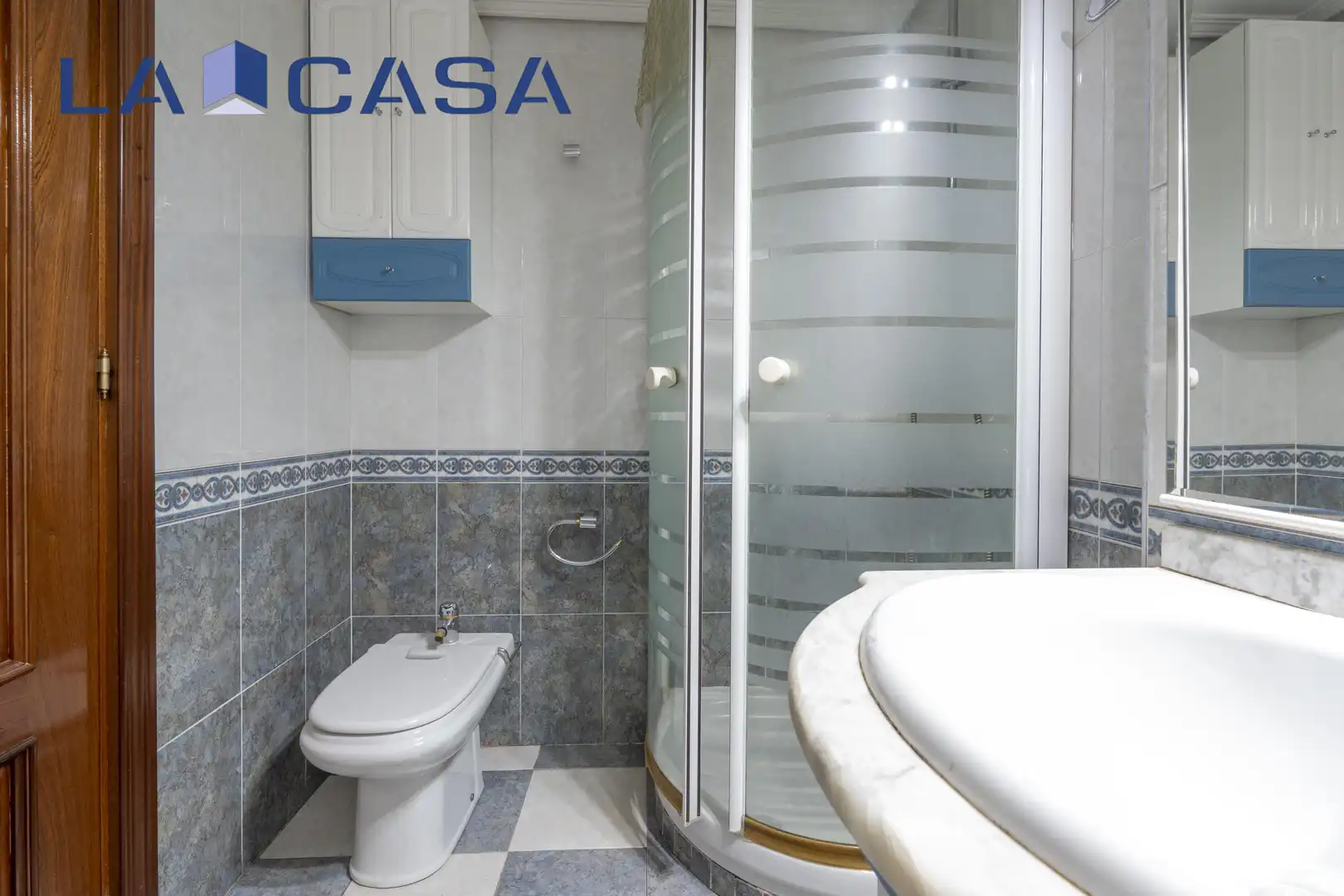 Baño de Piso en venta en Madrid con Calefacción y Terraza
