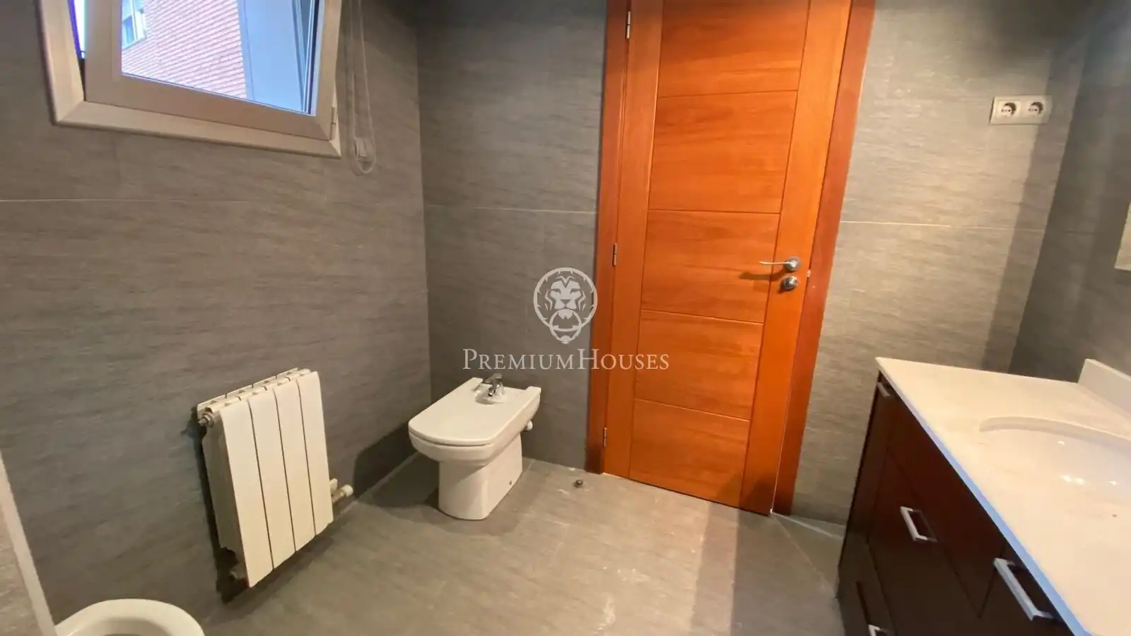 Baño de Piso en venta en Barcelona con Jardín privado, Terraza y Trastero