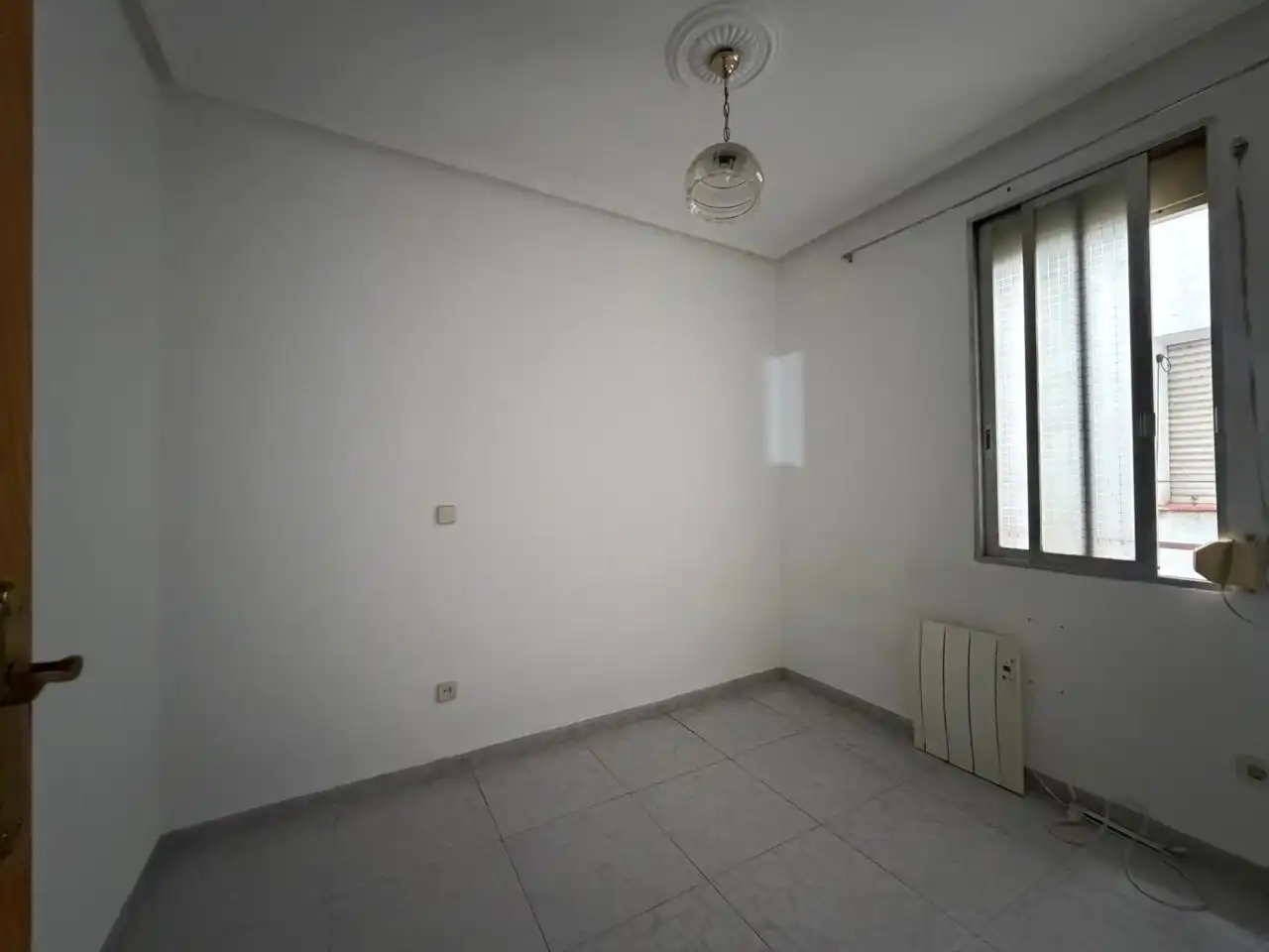 Schlafzimmer von Wohnung zum Verkauf in Madrid mit Möbliert