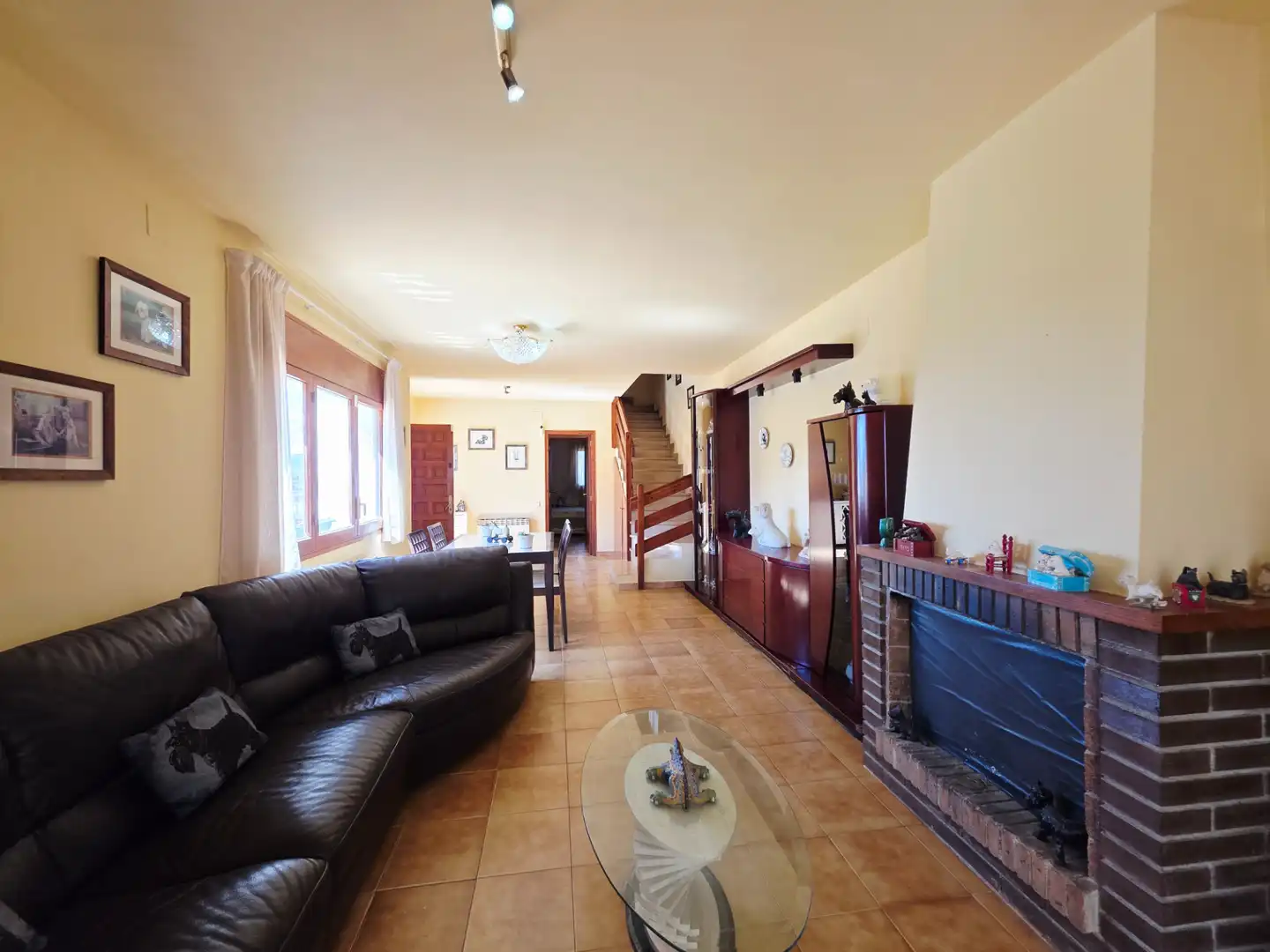 Sala d'estar de Casa o xalet en venda en Vallirana amb Aire condicionat, Calefacció i Jardí privat