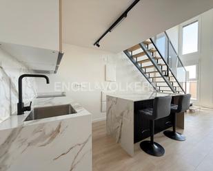 Cuina de Dúplex de lloguer en  Madrid Capital amb Aire condicionat, Calefacció i Terrassa