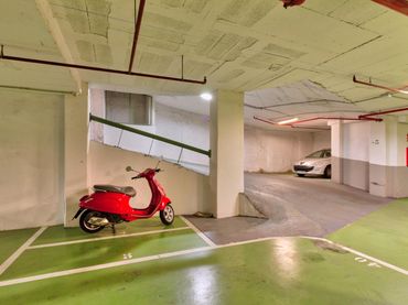 Moto in affitto a Passatge Vintró 11