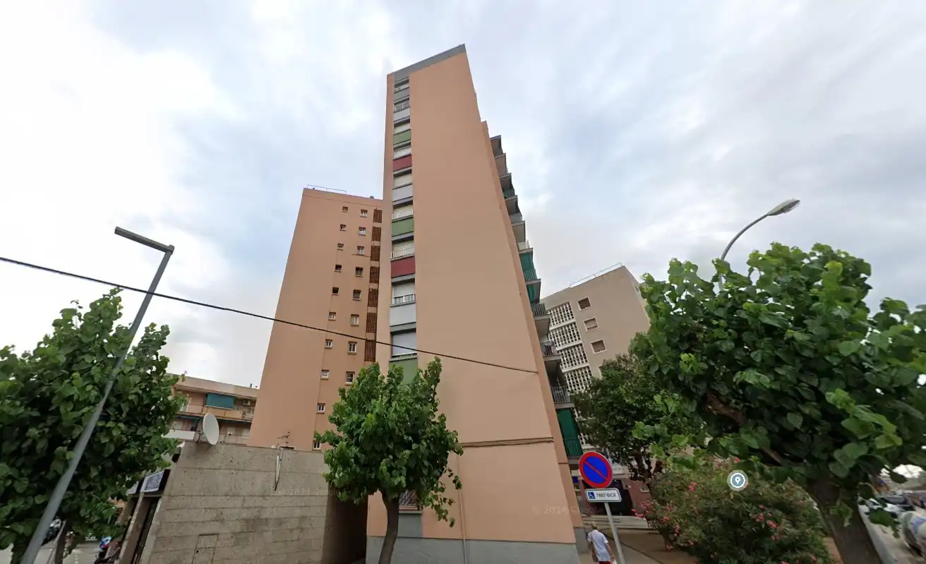 Vista exterior de Piso en venta en Sant Vicenç Dels Horts