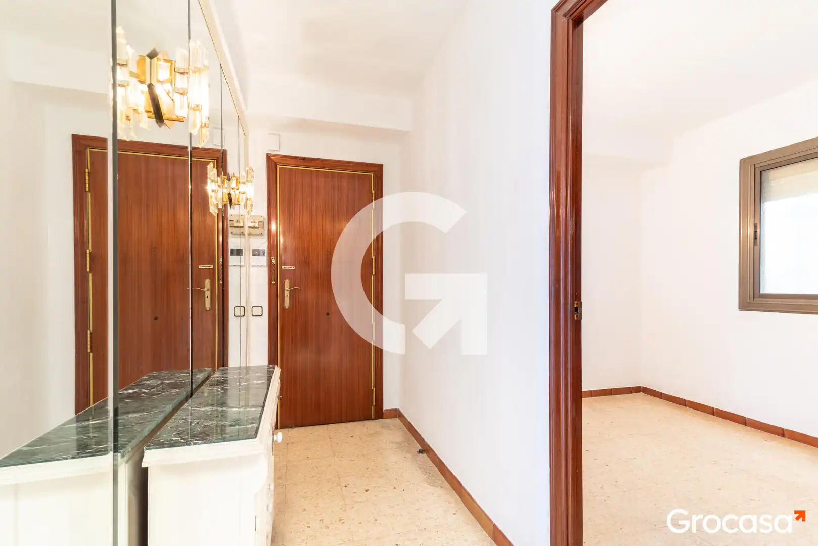 Ático en venta en L'Hospitalet de Llobregat con Terraza y Horno