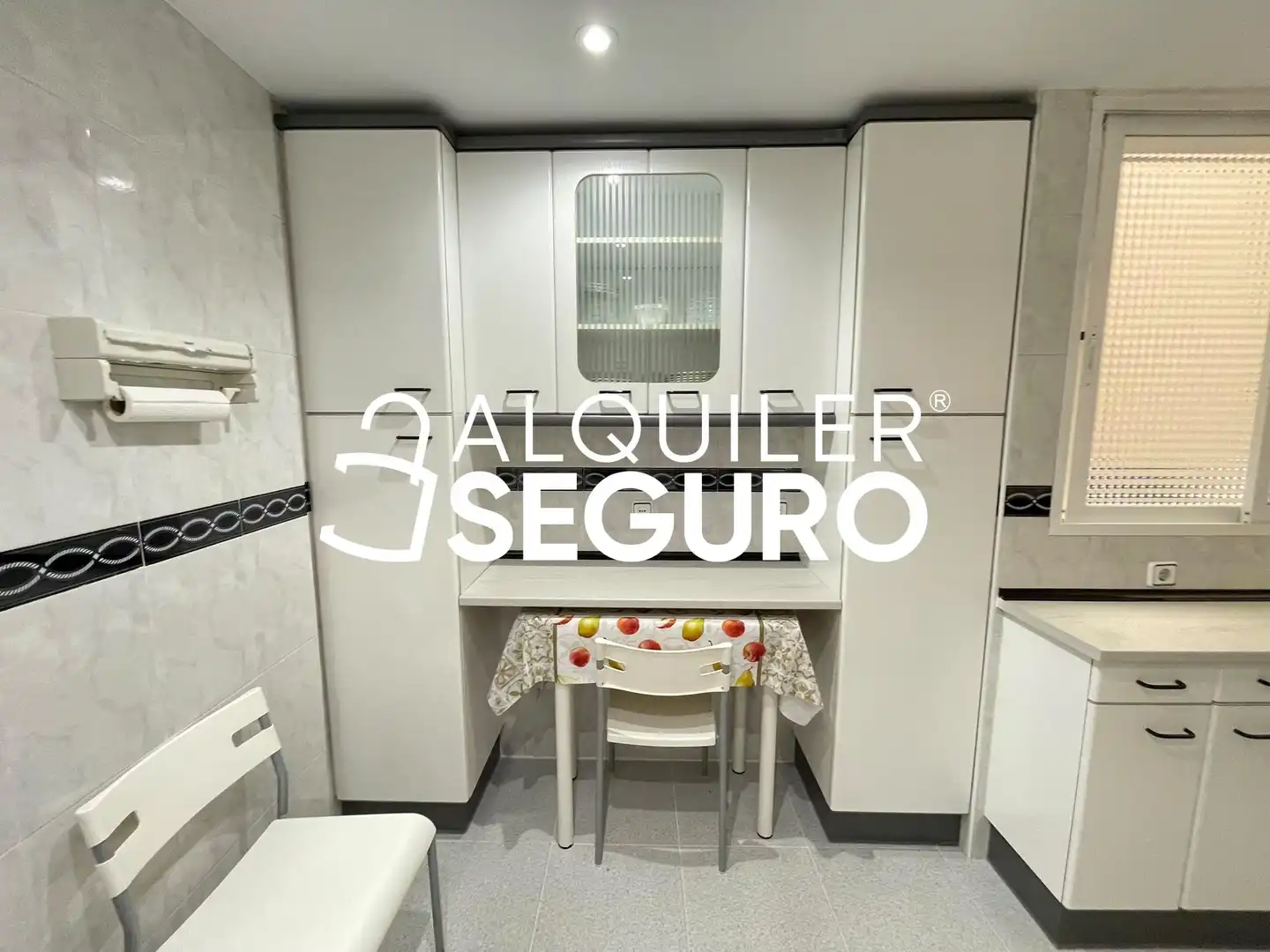 Cuina de Pis de lloguer en Madrid amb Aire condicionat, Calefacció i Terrassa