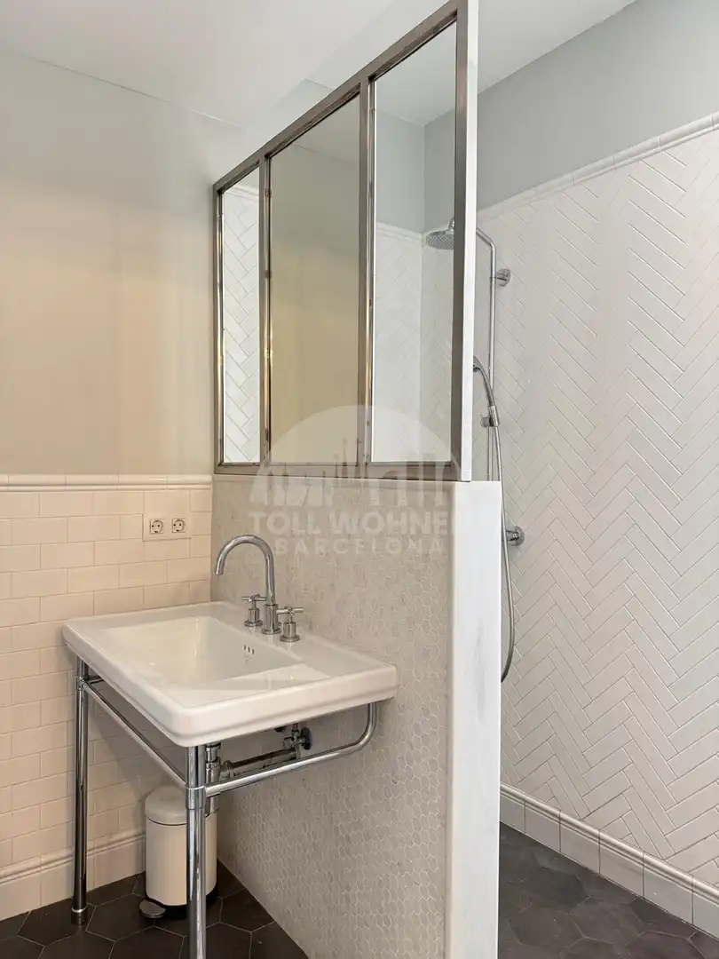 Badezimmer von Wohnung zur Miete in Barcelona mit Klimaanlage, Heizung und Terrasse