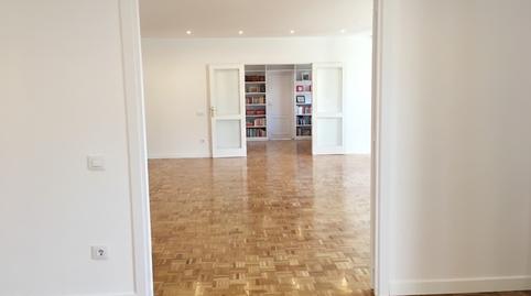 Foto 2 von Wohnung zur Miete in Calle del Poeta Joan Maragall, Castillejos - Cuzco,  Madrid Capital