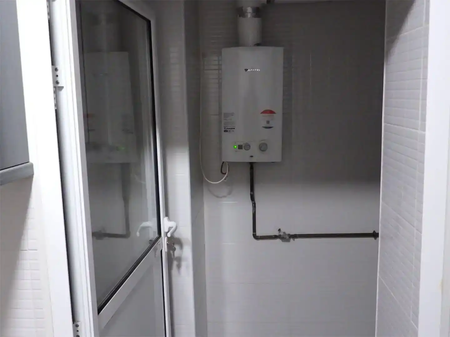 Bany de Pis en venda en Sevilla amb Aire condicionat, Moblat i Balcó