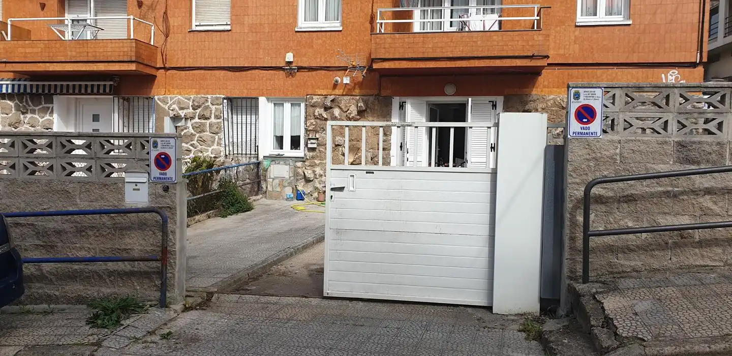 Aparcament de Planta baixa de lloguer en Santander amb Calefacció, Jardí privat i Terrassa