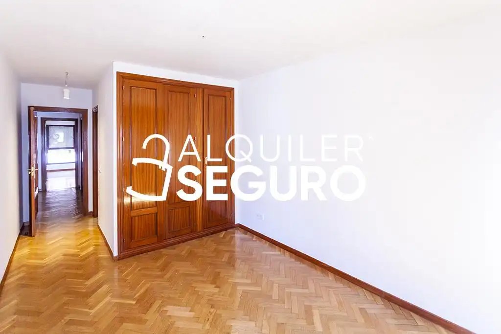 Dormitori de Casa o xalet de lloguer en Madrid amb Aire condicionat, Calefacció i Terrassa