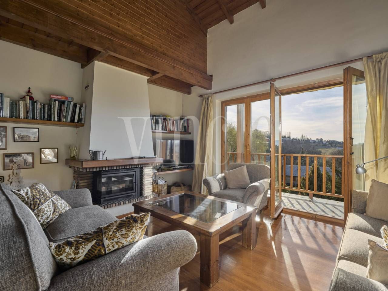 Sala d'estar de Dúplex en venda en Fontanals de Cerdanya amb Calefacció, Parquet i Terrassa