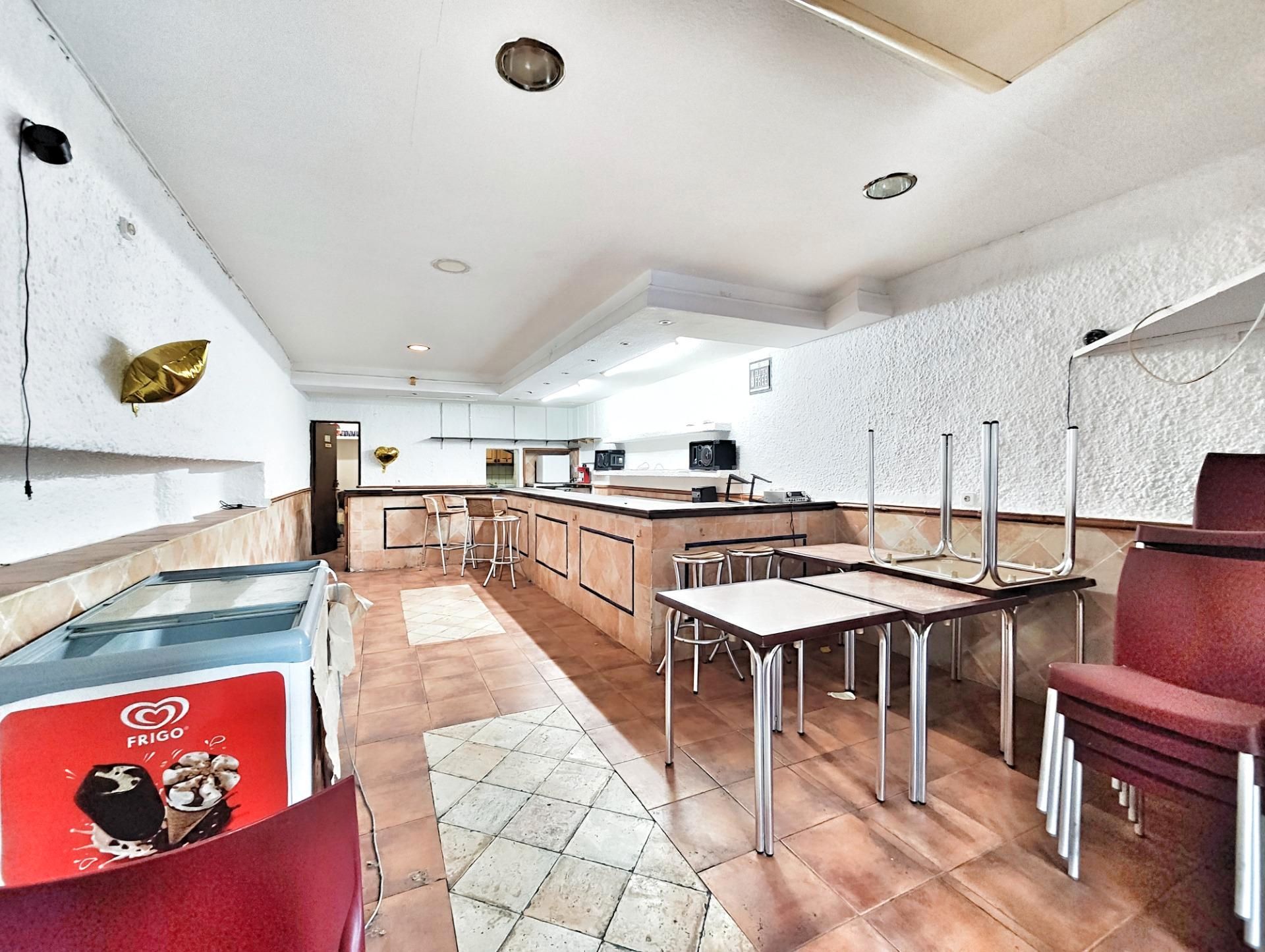 Cuina de Local en venda en Puertollano amb Aire condicionat i Moblat