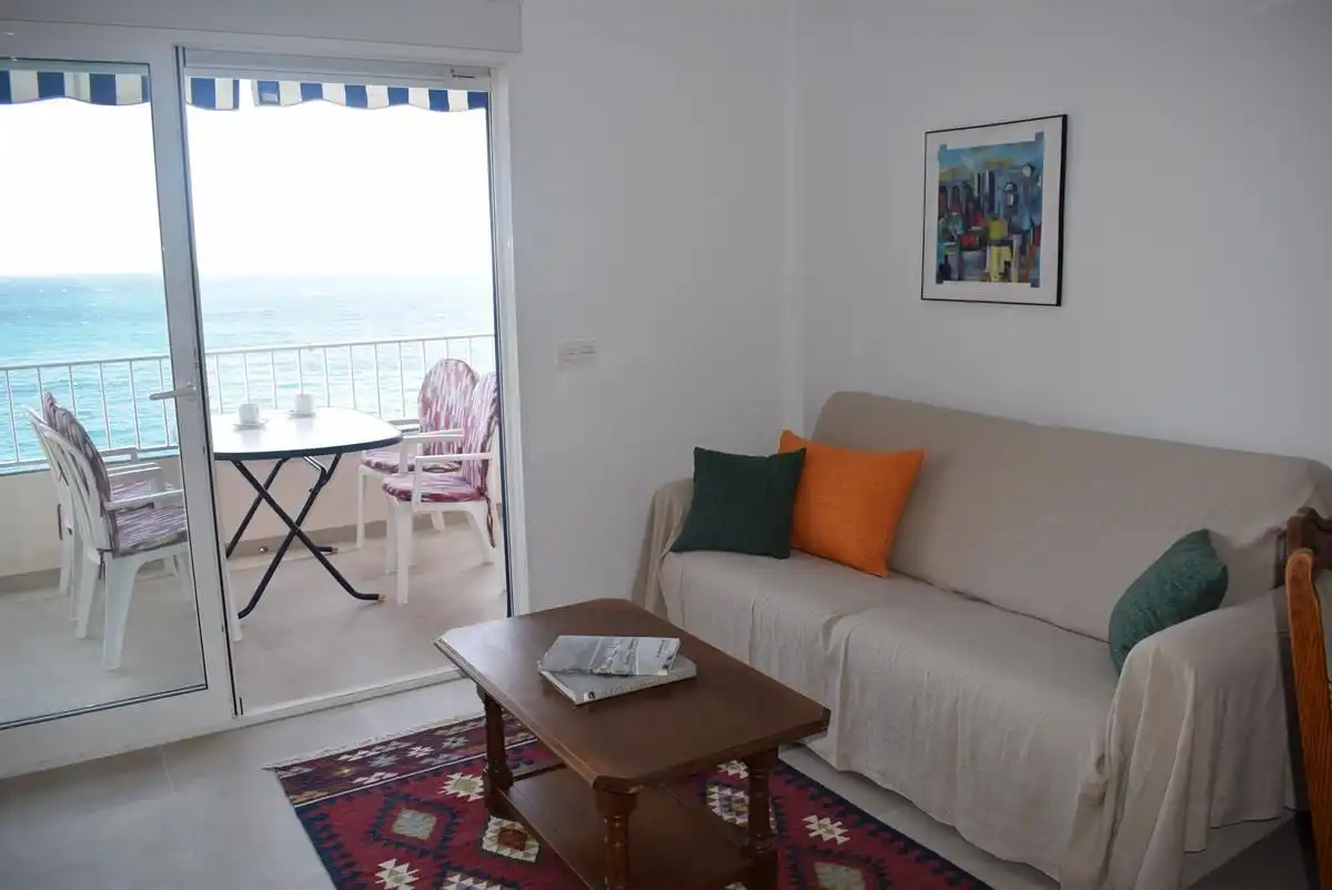 Habitación de Apartamento de alquiler en Almuñécar con Aire acondicionado, Terraza y Amueblado