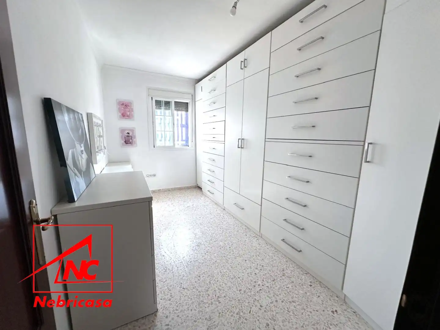 Dormitori de Casa o xalet en venda en Lebrija amb Aire condicionat i Jardí privat