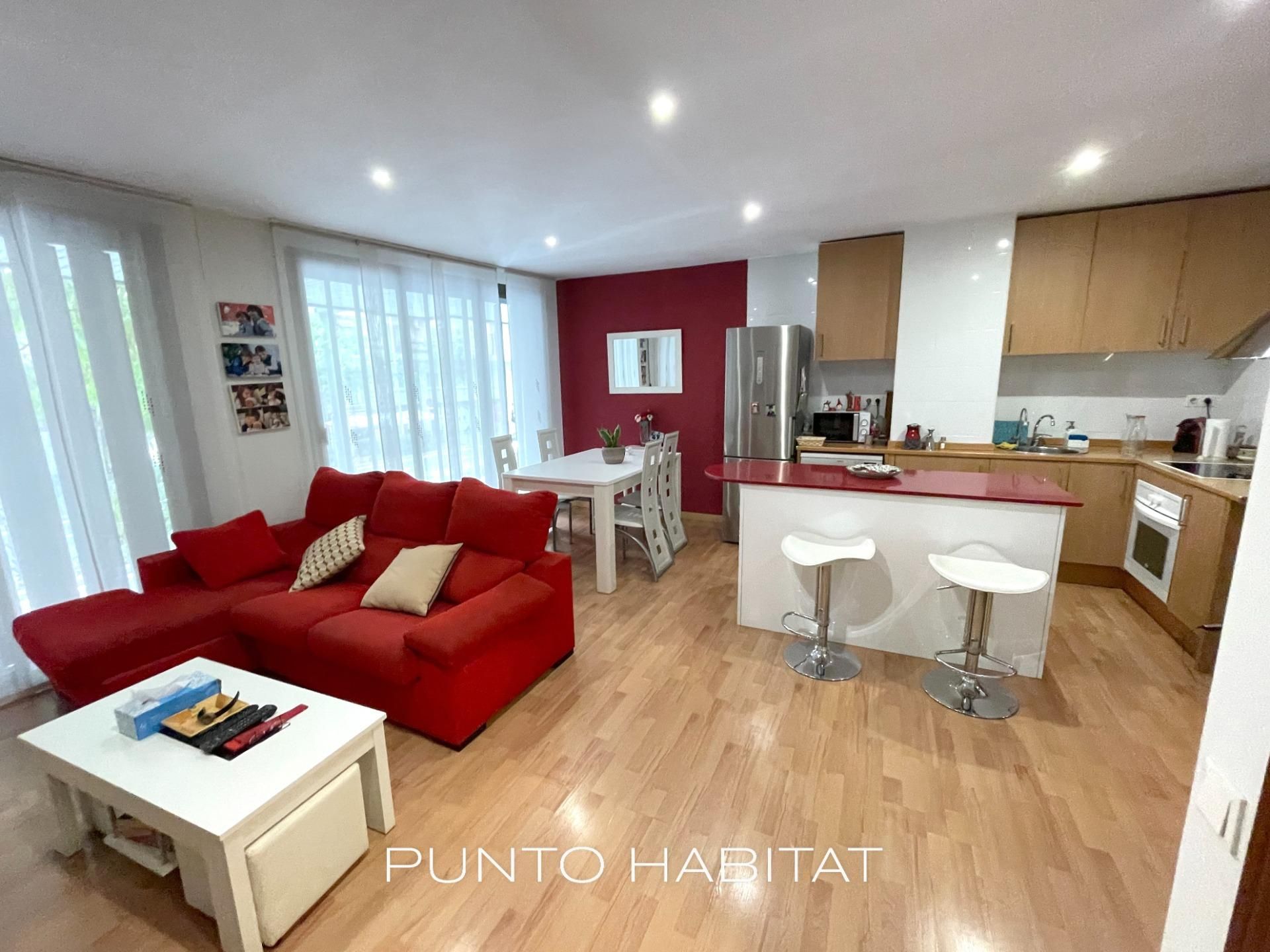 Living room of Flat to rent in  Barcelona Capital  with Air Conditioner, Heating and Parquet flooring
