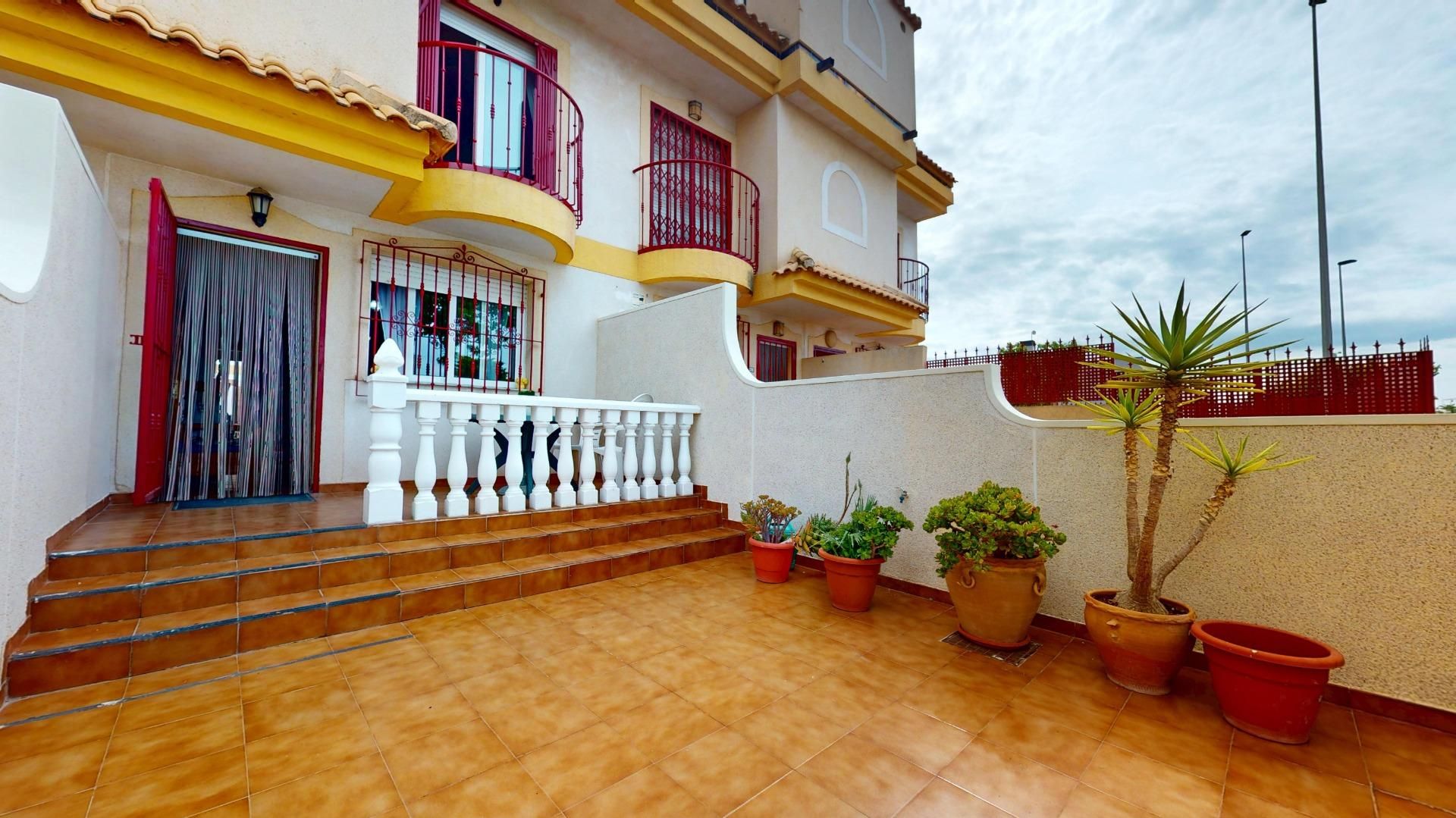 Exterior view of Single-family semi-detached for sale in Pilar de la Horadada  with Private garden, Terrace and Balcony