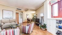 Living room of Flat to rent in  Madrid Capital  with Air Conditioner, Heating and Parquet flooring