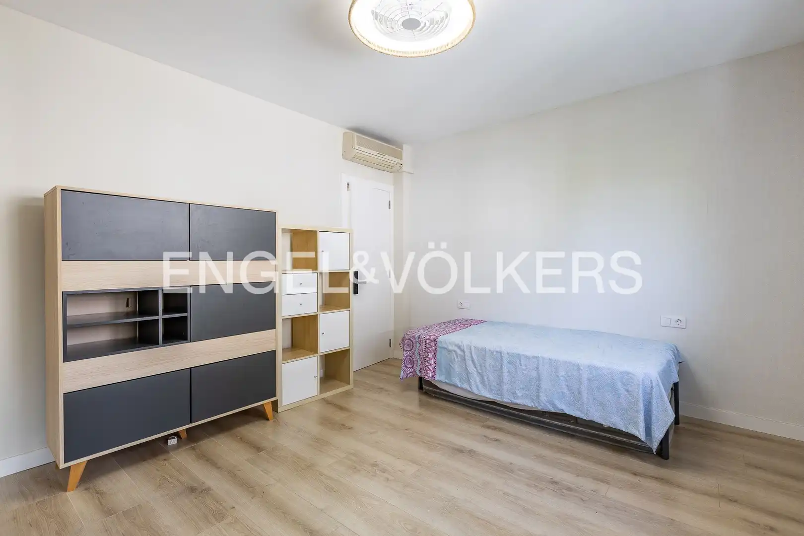 Dormitori de Casa o xalet de lloguer en Sant Cugat del Vallès amb Aire condicionat, Calefacció i Jardí privat