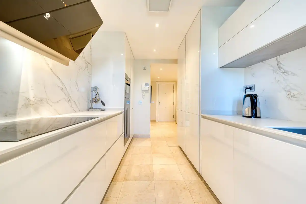 Kitchen of Apartments for sale in Benahavís  with Air Conditioner, Terrace and Storage room