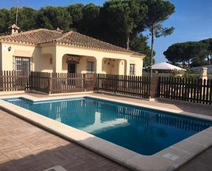 Piscina de Casa o xalet de lloguer en Chiclana de la Frontera amb Aire condicionat, Jardí privat i Terrassa