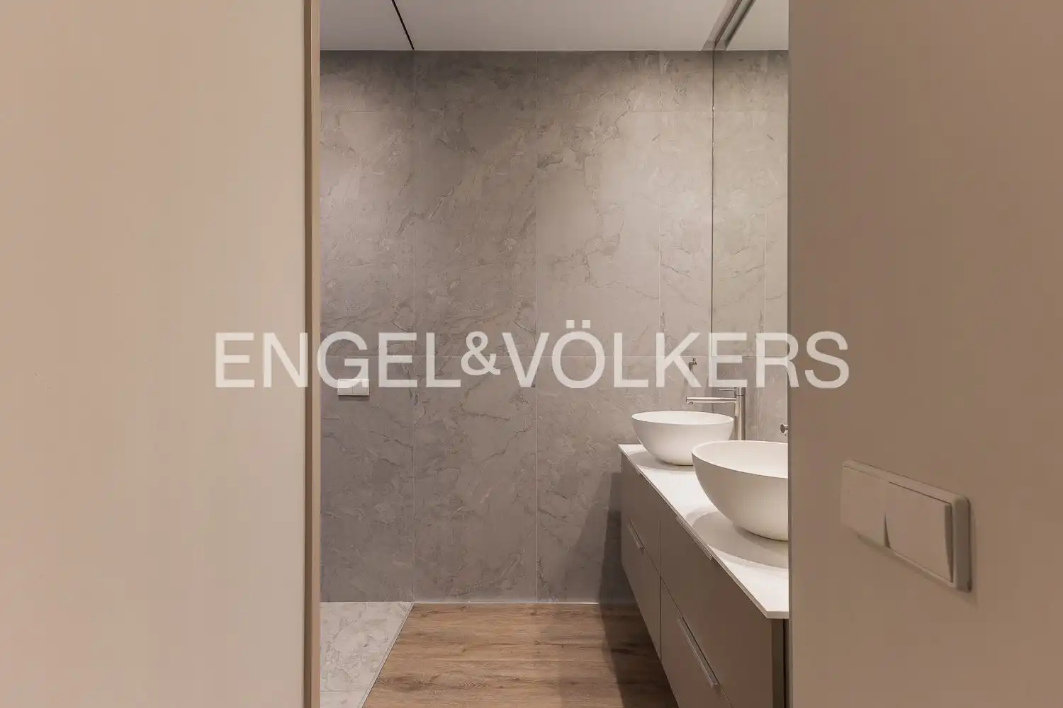 Badezimmer von Wohnung zum Verkauf in Valencia mit Klimaanlage, Heizung und Terrasse