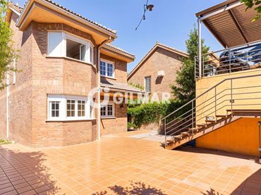 Xalet amb piscina en venda a Los Peñascales
