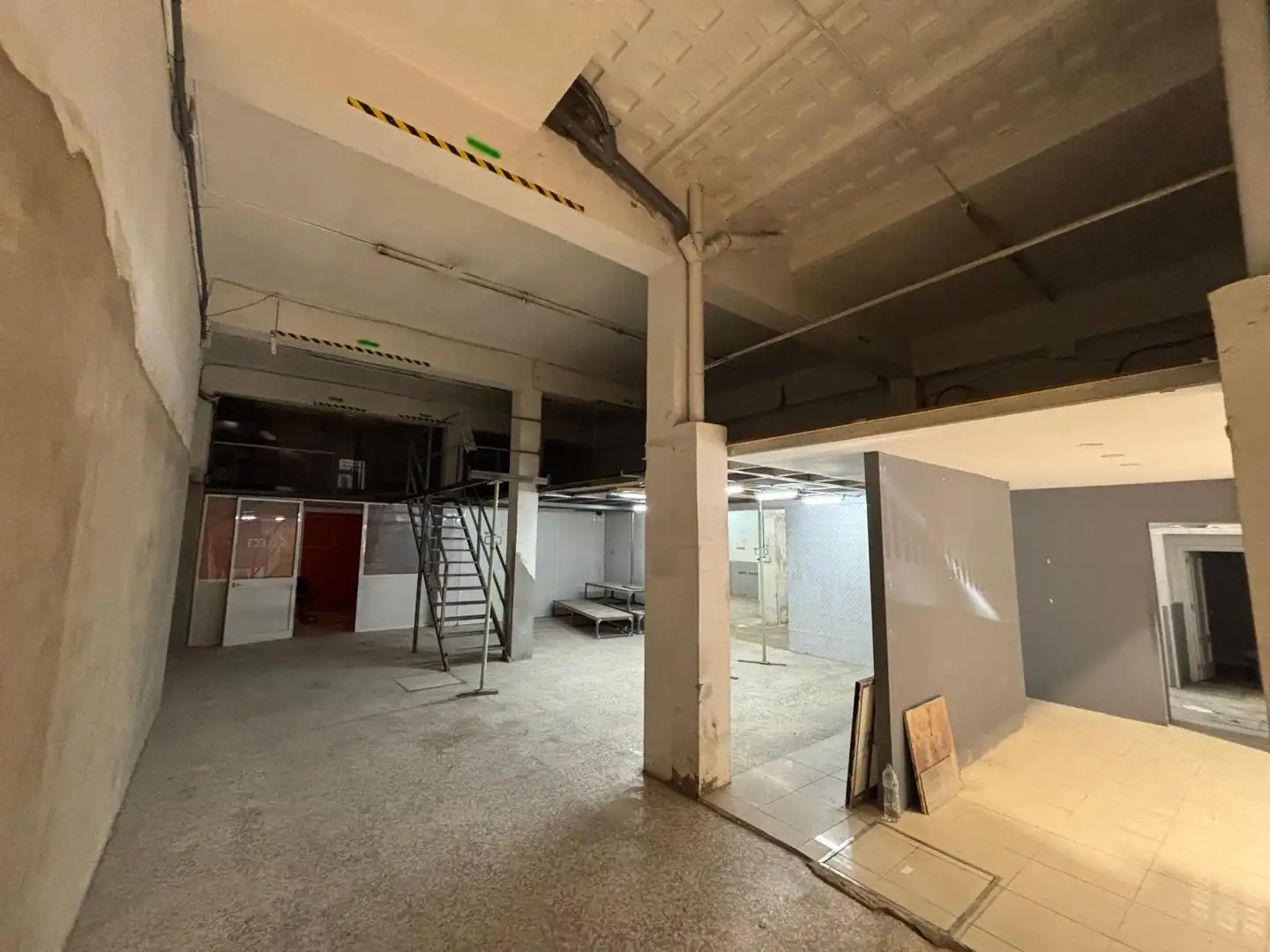 Gewerbefläche zum Verkauf in Calle José María de Pereda, imagen 3