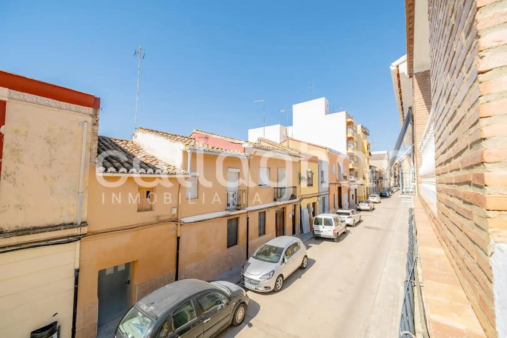 Vista exterior de Planta baixa en venda en Burjassot amb Terrassa i Moblat