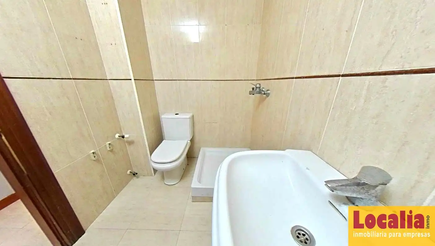 Bathroom of Flat for sale in Hazas de Cesto